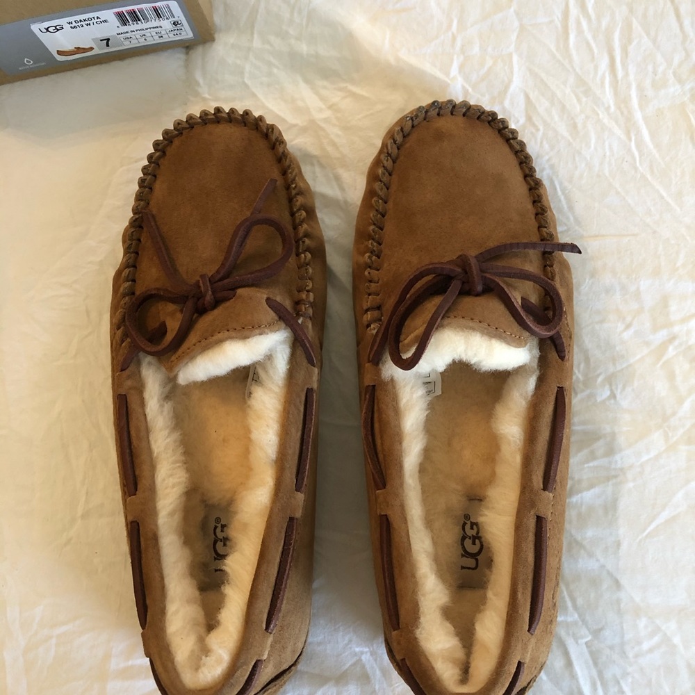 Ugg Dakota chestnut slippers
